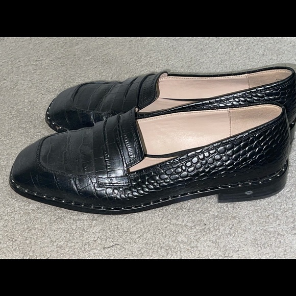 Shoes - Picture 2 of 5